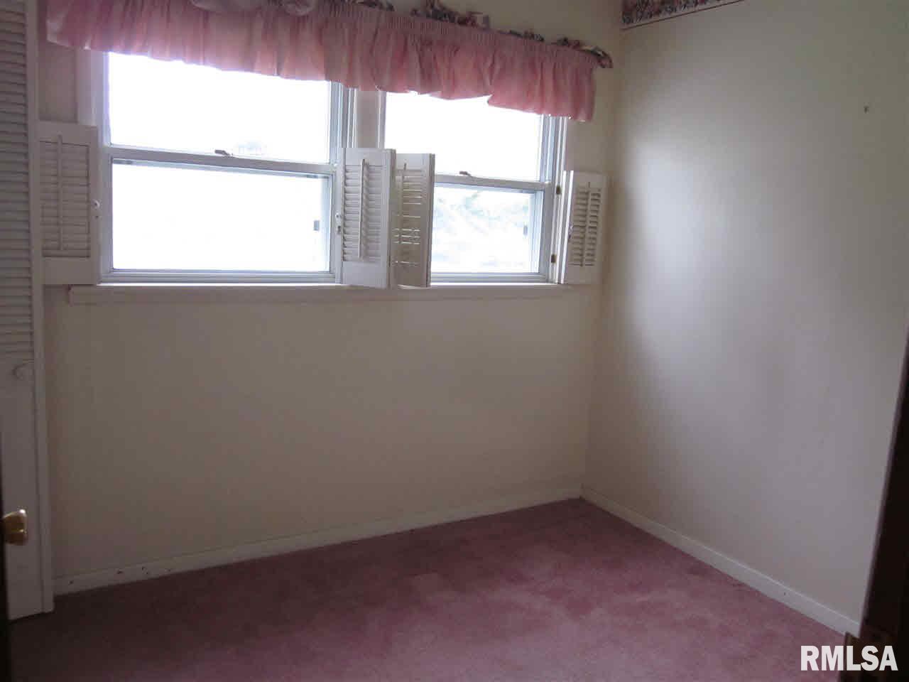 5015 Fairhaven Road Davenport, IA 52807 - Photo 7 of 14 Gallery Image 7