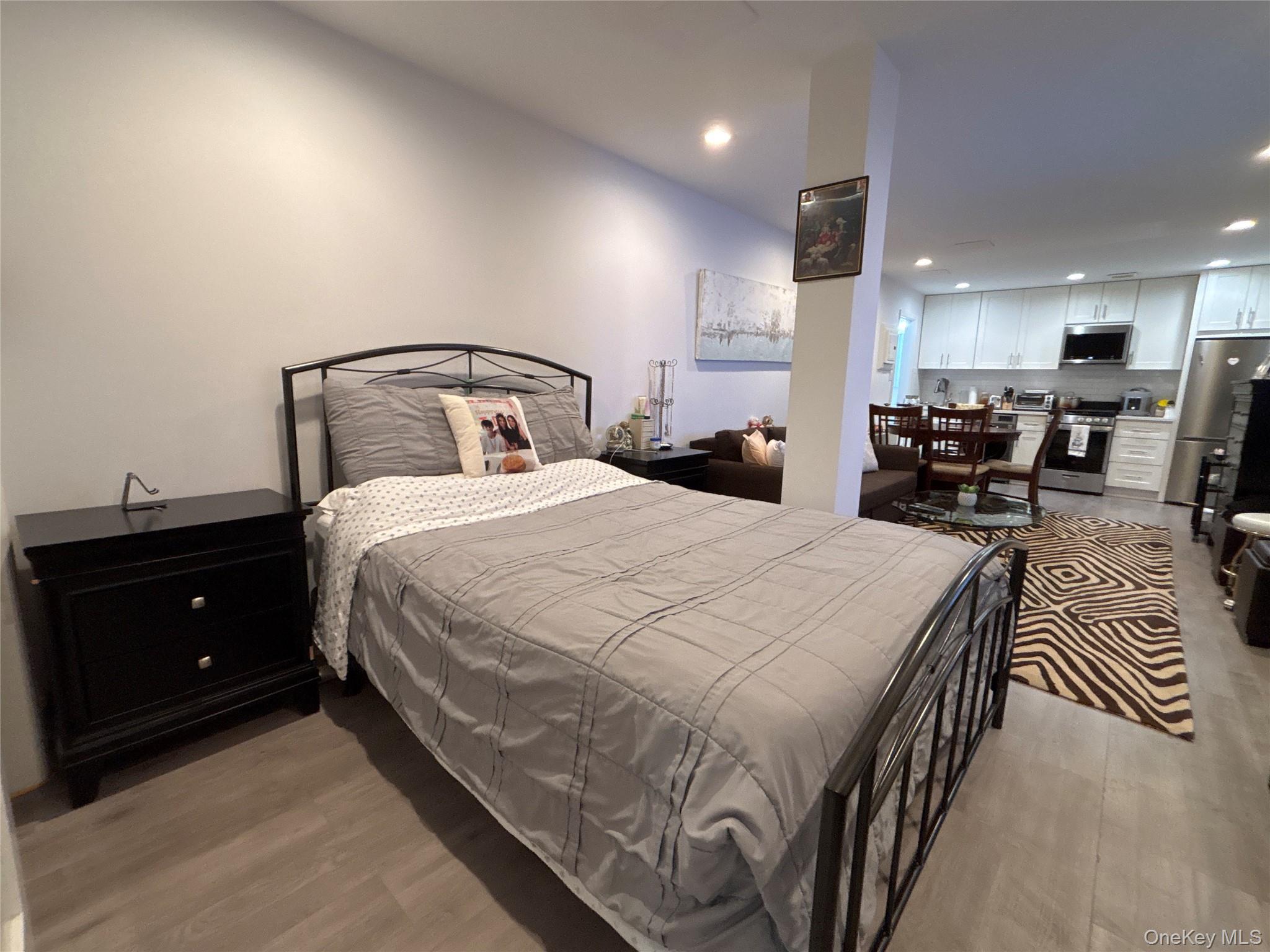 30 Barstow Road, Unit LL4 Great Neck, NY 11021 - Photo 5 of 12