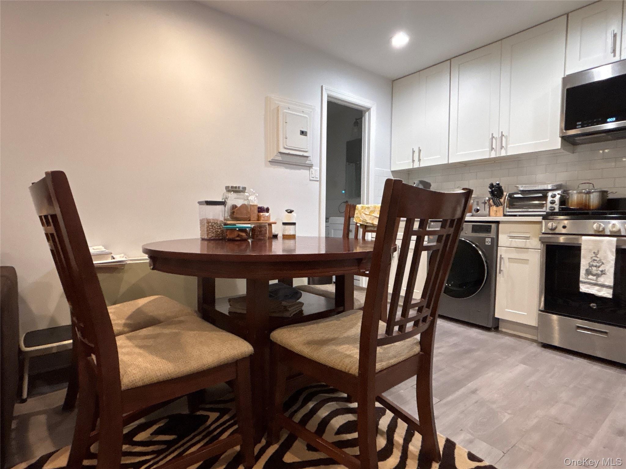 30 Barstow Road, Unit LL4 Great Neck, NY 11021 - Photo 10 of 12