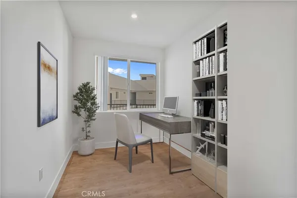 $2,667 | 8750 Sepulveda Boulevard, Unit 405, North Hills, CA 91343