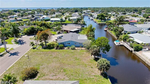 $169,000 | 4425 North Gulf Circle, North Fort Myers, FL 33903