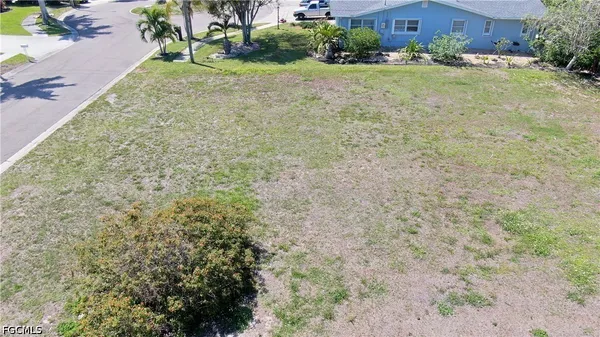 $169,000 | 4425 North Gulf Circle, North Fort Myers, FL 33903