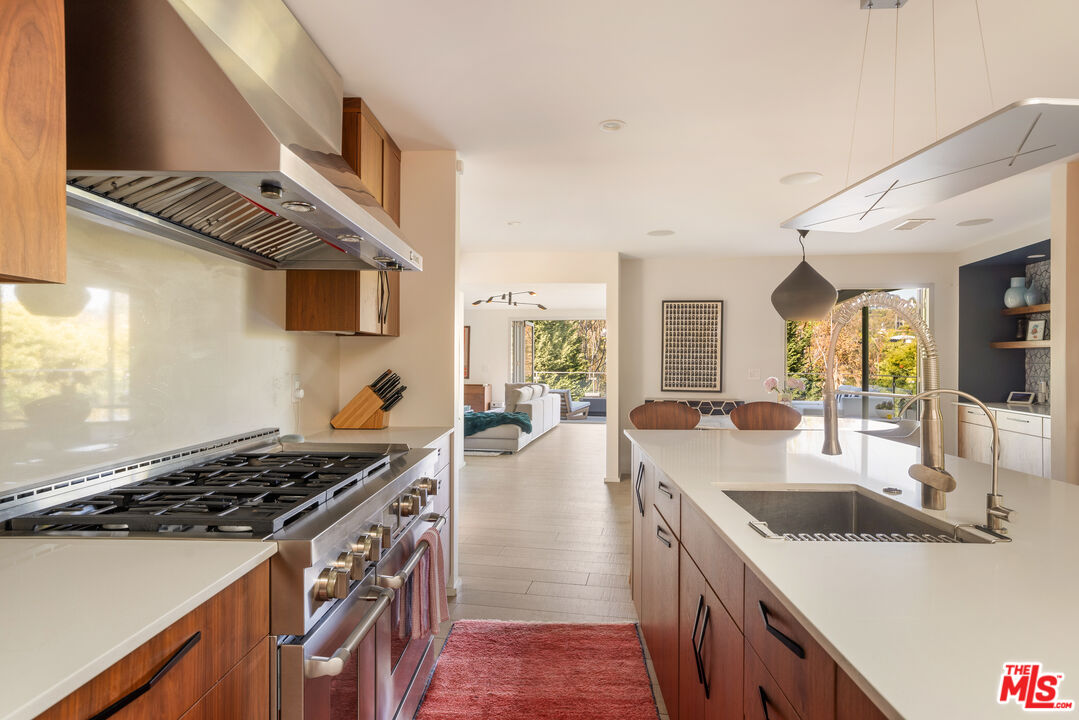 279 Mabery Road Santa Monica, CA 90402 - Photo 13 of 36