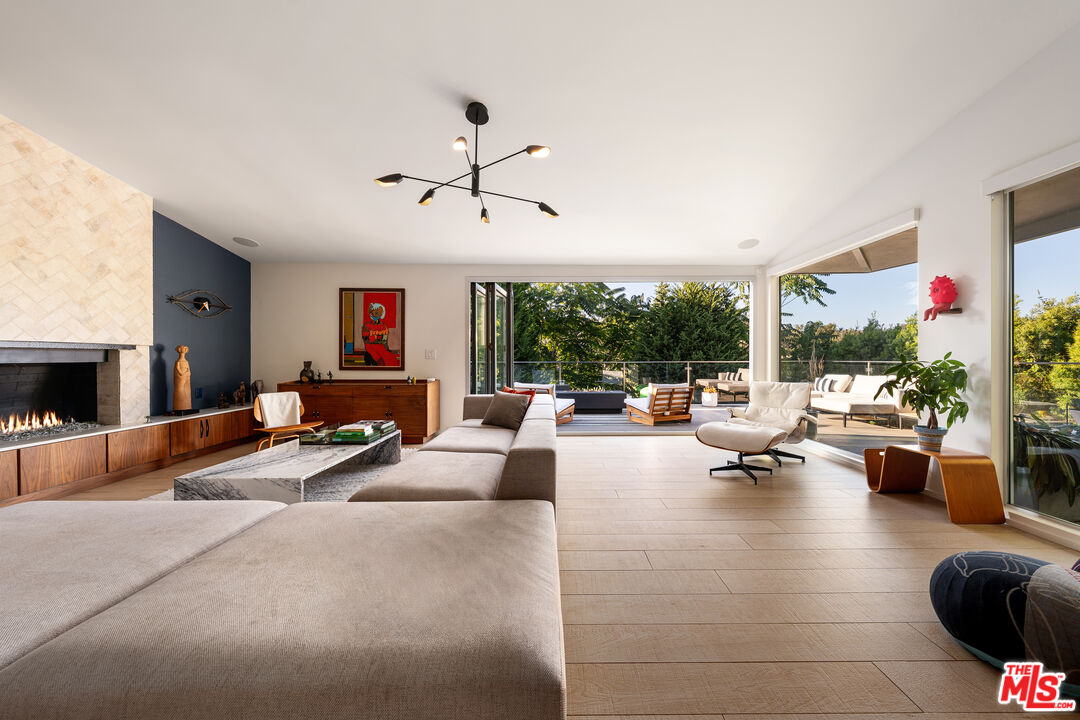 279 Mabery Road Santa Monica, CA 90402 - Photo 4 of 36