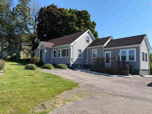$3,500 | 1420 Woodbury Avenue, Portsmouth, NH 03801