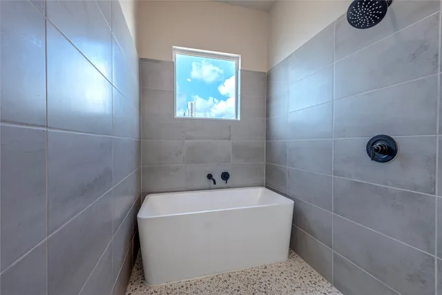 $899,000 | 4405 Davis Lane, Seabrook, TX 77586