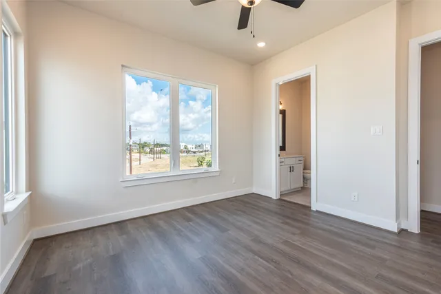 $899,000 | 4405 Davis Lane, Seabrook, TX 77586