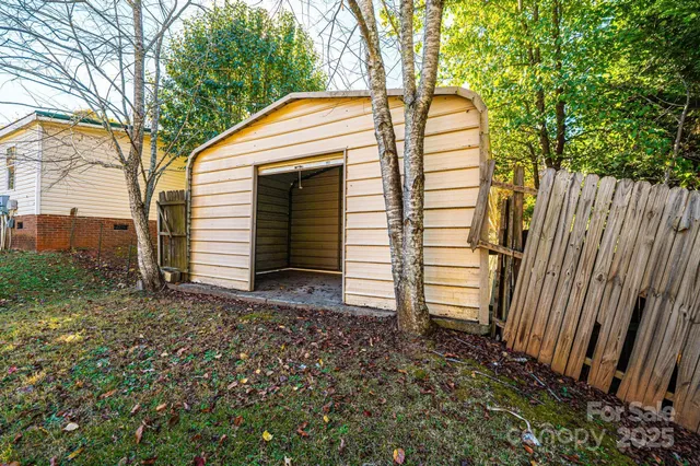 $195,500 | 4086 Beckys Drive, Lenoir, NC 28645