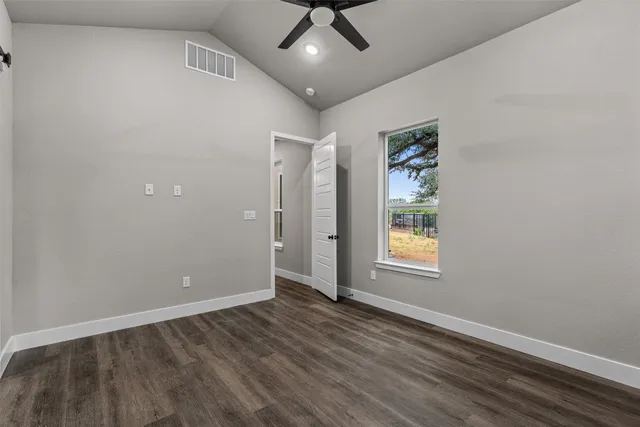 $1,995 | 22010 Redbird Drive, Lago Vista, TX 78645