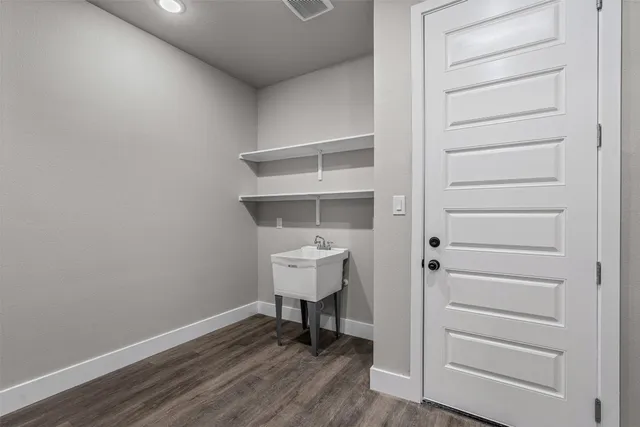 $1,995 | 22010 Redbird Drive, Lago Vista, TX 78645