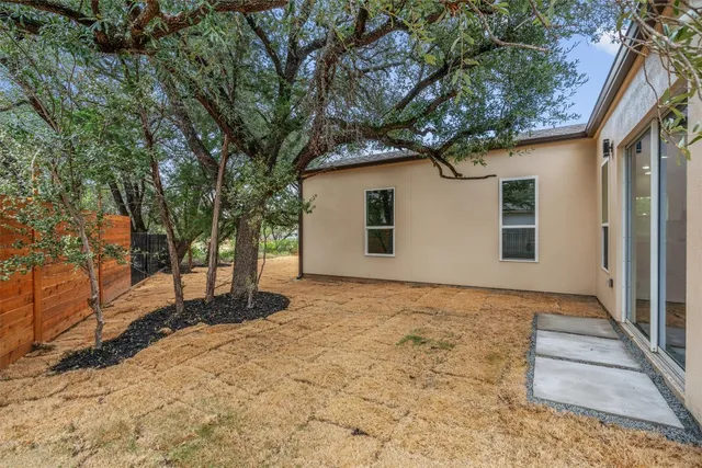 $1,995 | 22010 Redbird Drive, Lago Vista, TX 78645