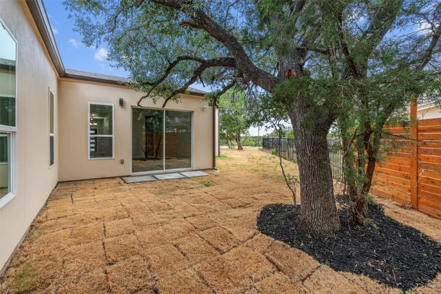 $1,995 | 22010 Redbird Drive, Lago Vista, TX 78645