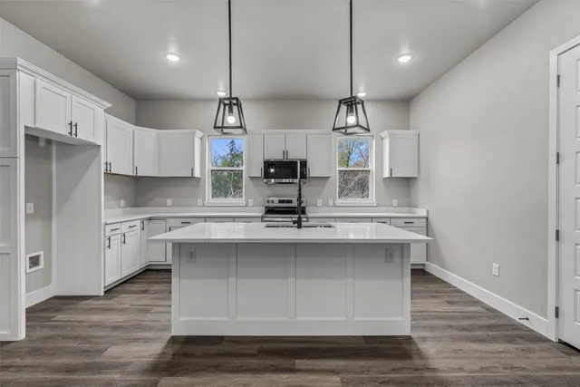 $1,995 | 22010 Redbird Drive, Lago Vista, TX 78645