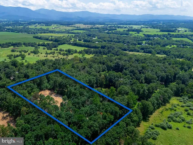 $149,900 | 15 Mont View Lane, Luray, VA 22835