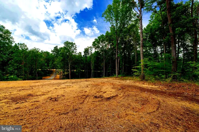 $149,900 | 15 Mont View Lane, Luray, VA 22835