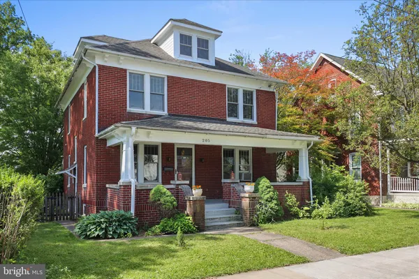 $395,000 | 205 Hanover Street, Gettysburg, PA 17325