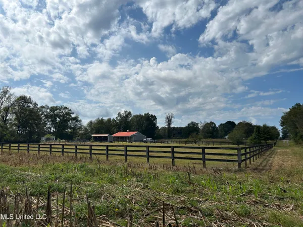 $725,000 | 51 U Highway South, Duck Hill, MS 38925