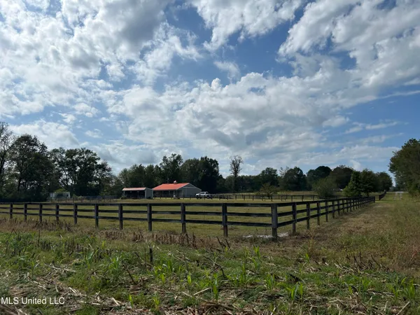 $725,000 | 51 U Highway South, Duck Hill, MS 38925