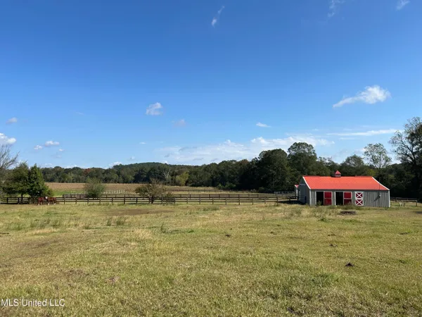 $725,000 | 51 U Highway South, Duck Hill, MS 38925