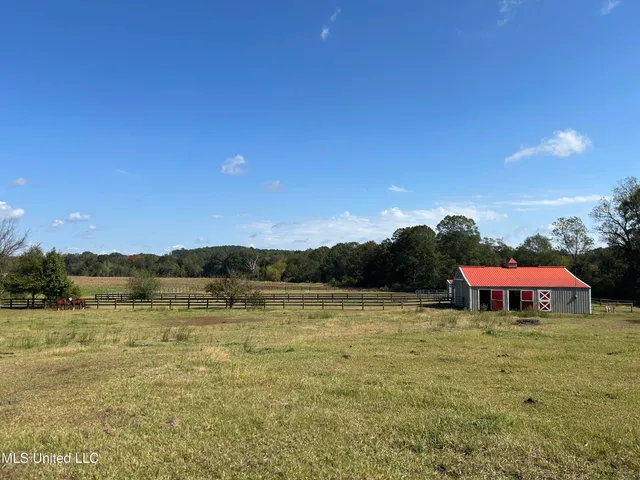 $725,000 | 51 U Highway South, Duck Hill, MS 38925