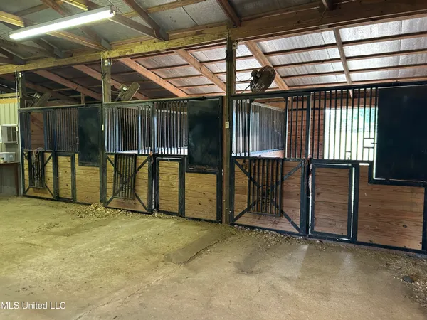 $725,000 | 51 U Highway South, Duck Hill, MS 38925