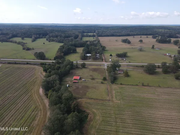 $725,000 | 51 U Highway South, Duck Hill, MS 38925