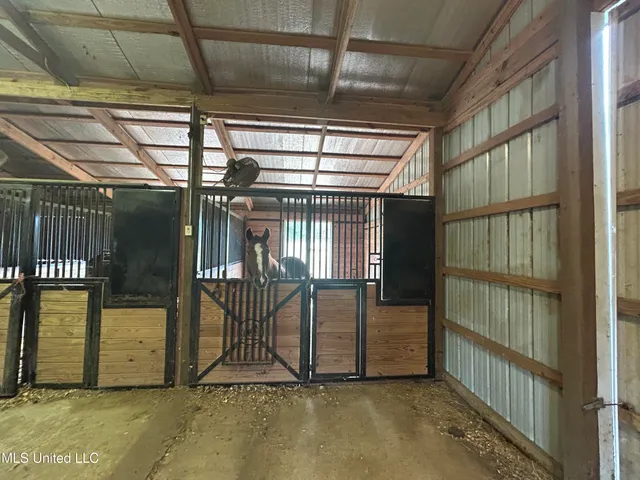 $725,000 | 51 U Highway South, Duck Hill, MS 38925