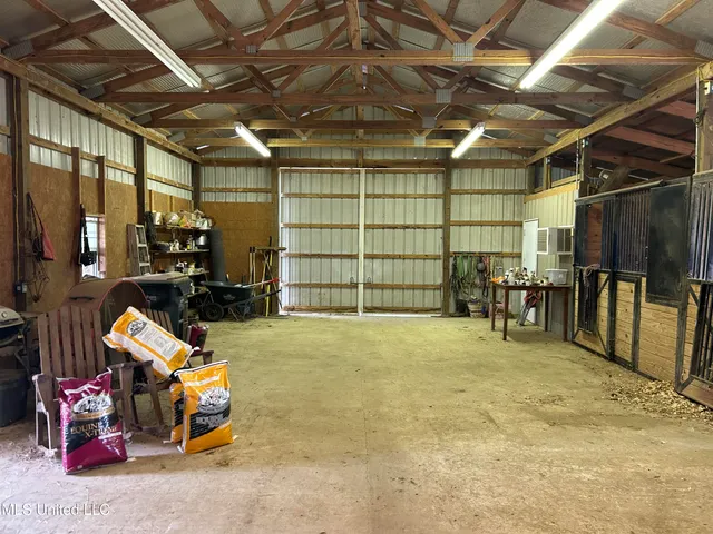 $725,000 | 51 U Highway South, Duck Hill, MS 38925