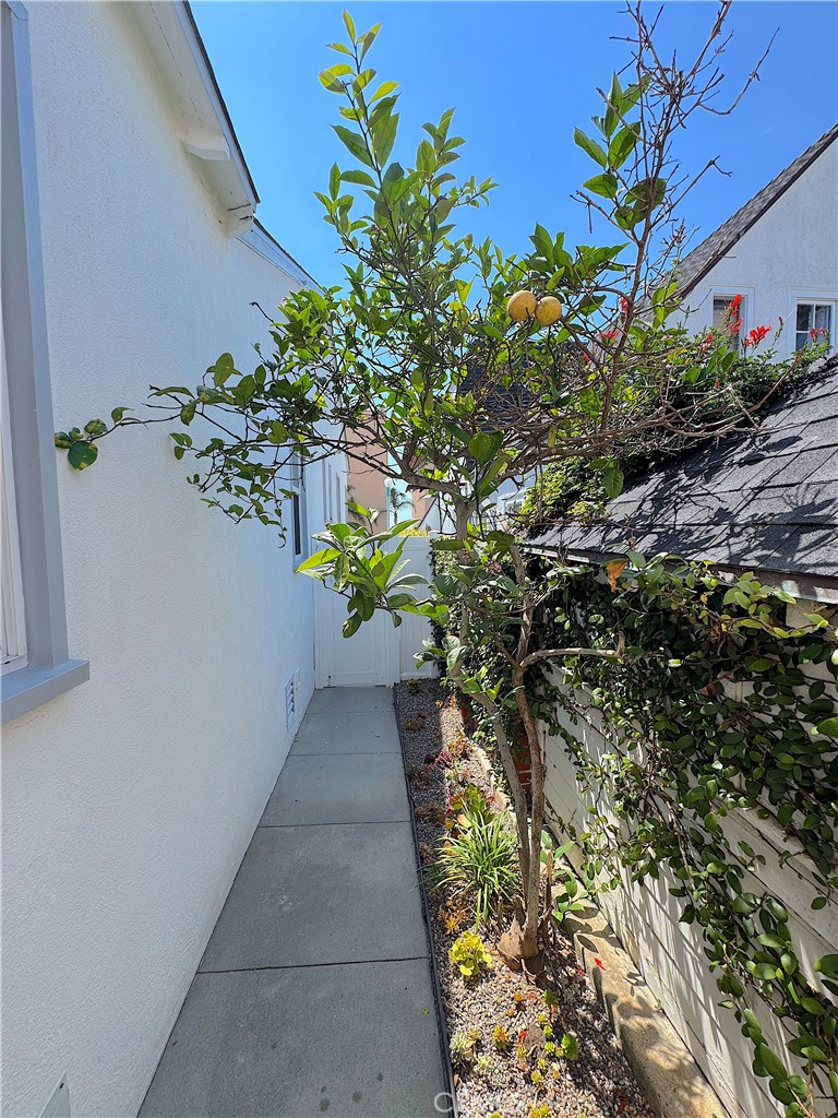 726 1/2 Esplanade Redondo Beach, CA 90277 - Photo 23 of 26