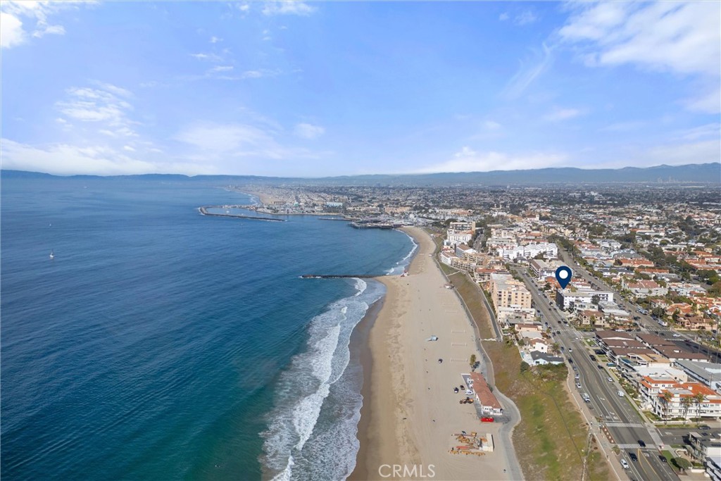 726 1/2 Esplanade Redondo Beach, CA 90277 - Photo 25 of 26 an aerial view of residential houses with outdoor space