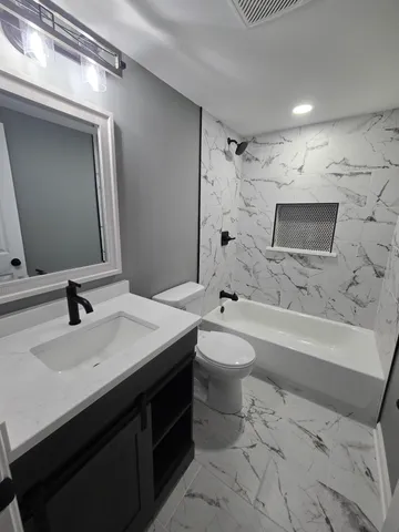 $250,000 | 2100 West 2nd Avenue, Gary, IN 46404