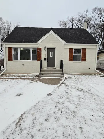 $250,000 | 2100 West 2nd Avenue, Gary, IN 46404