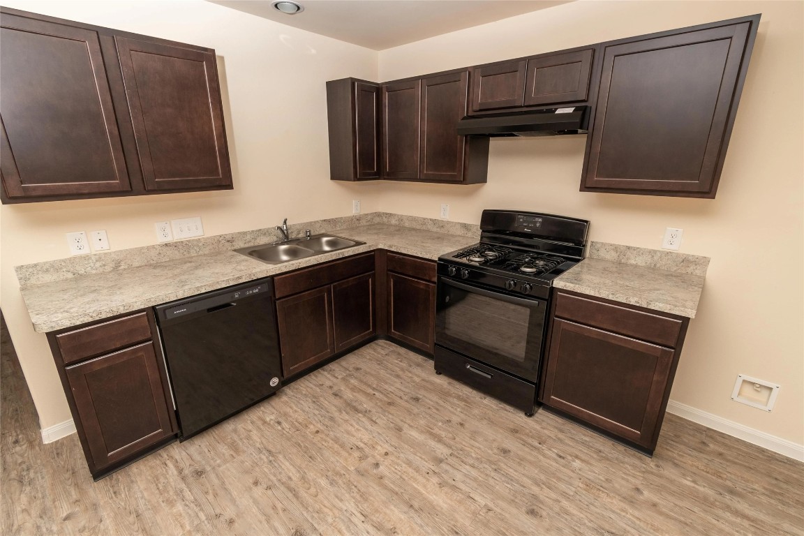 13010 Ristina Circle Houston, TX 77048 - Photo 3 of 10 Photos may be representative of the floor plan and not the exact home. Finishes, layout, and features of the actual property for lease may vary.