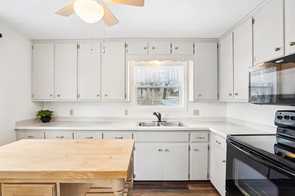 $399,900 | W10892 County Road V, Lodi, WI 53555