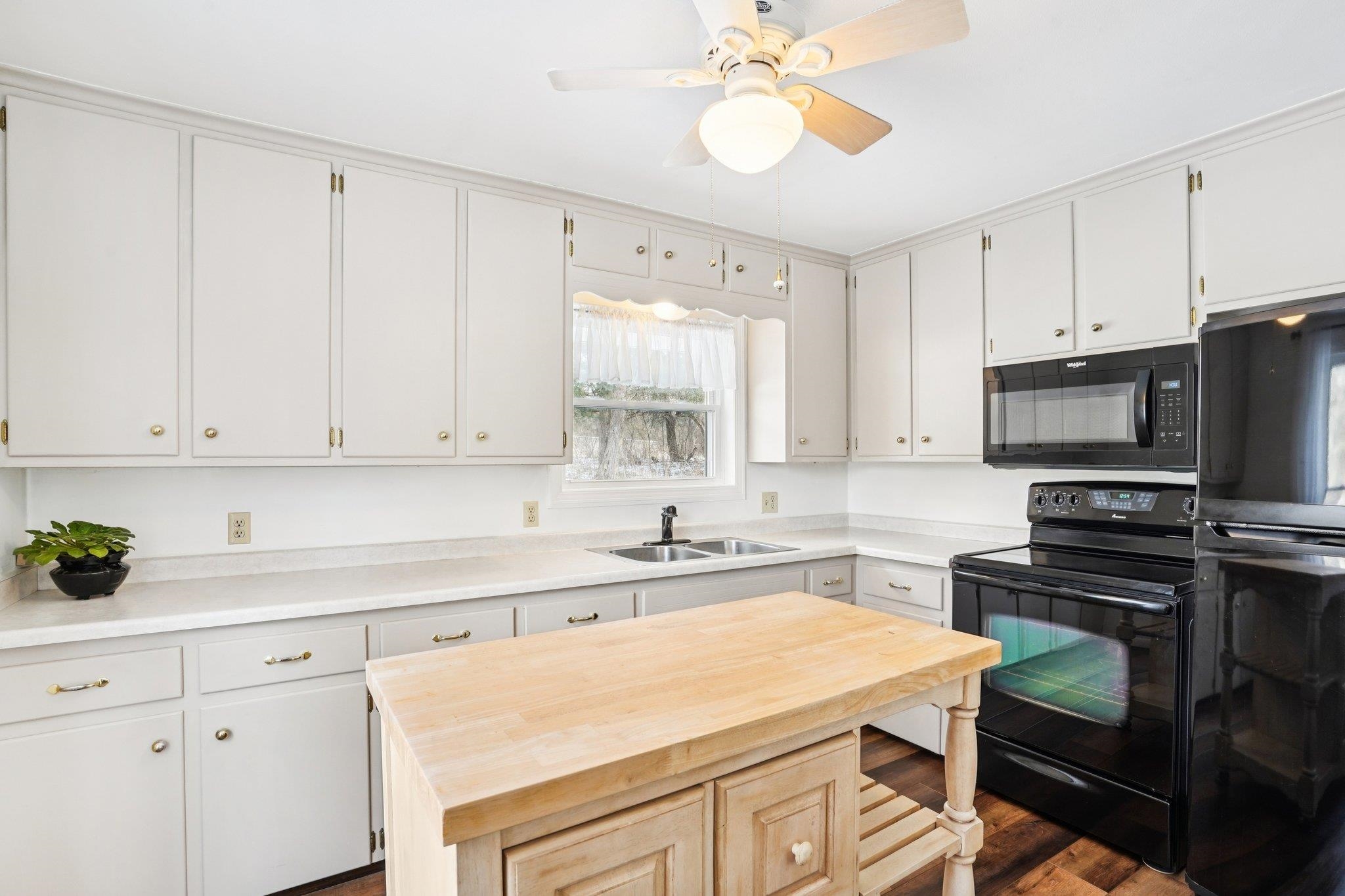 W10892 County Road V Lodi, WI 53555 - Photo 19 of 60