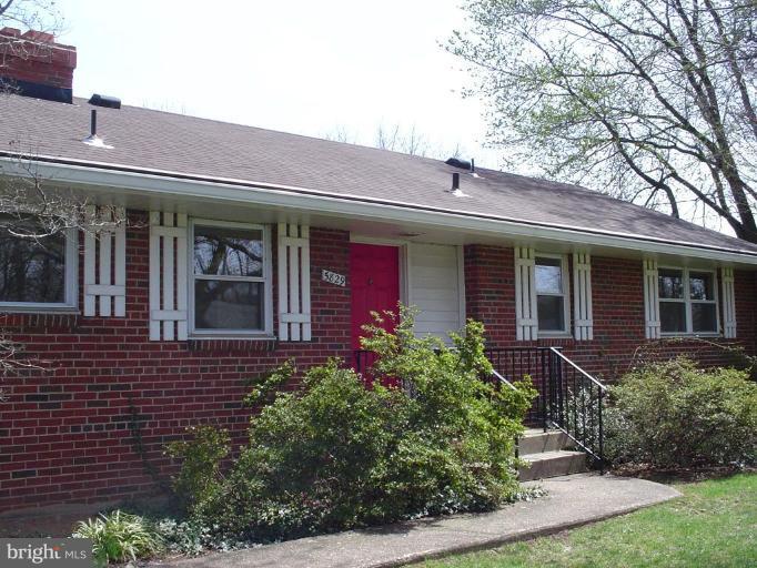 5829 Lebanon Road Alexandria, VA 22310 - Photo 1 of 20 Exterior (Main)