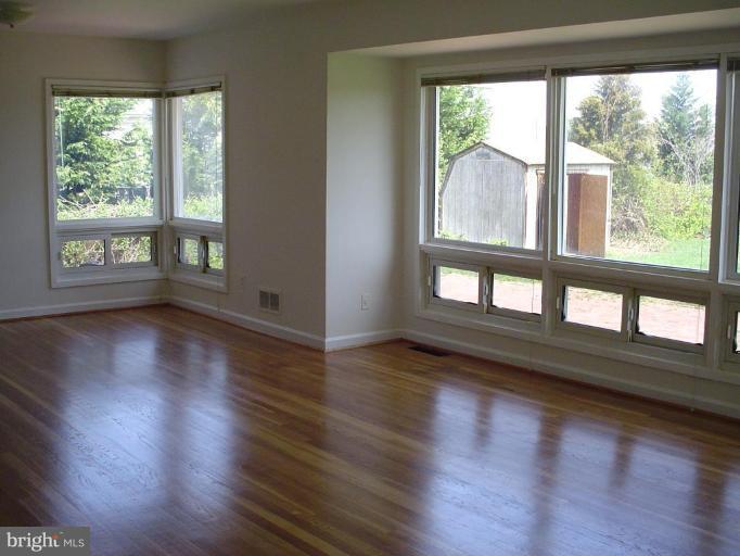 5829 Lebanon Road Alexandria, VA 22310 - Photo 12 of 20 Living Room #2