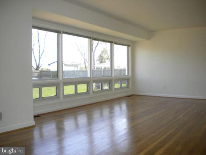5829 Lebanon Road Alexandria, VA 22310 - Photo 17 of 20 Living Room #3
