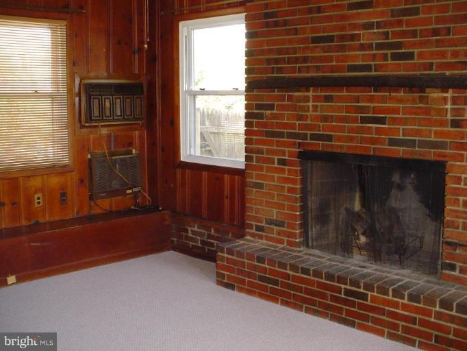 5829 Lebanon Road Alexandria, VA 22310 - Photo 4 of 20 Den