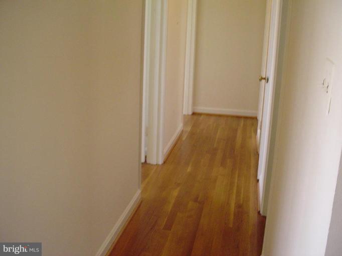 5829 Lebanon Road Alexandria, VA 22310 - Photo 7 of 20 Hallway