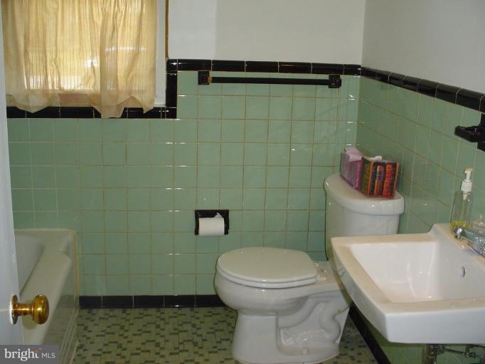 5829 Lebanon Road Alexandria, VA 22310 - Photo 8 of 20 Bath #1