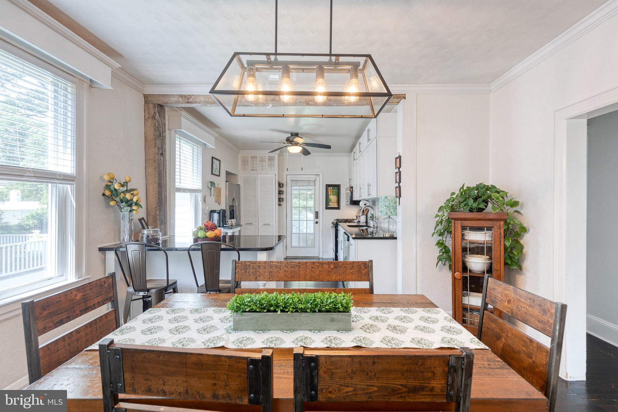 6504 Maplewood Road Baltimore, MD 21212 - Photo 13 of 45 a view of a dining room and livingroom