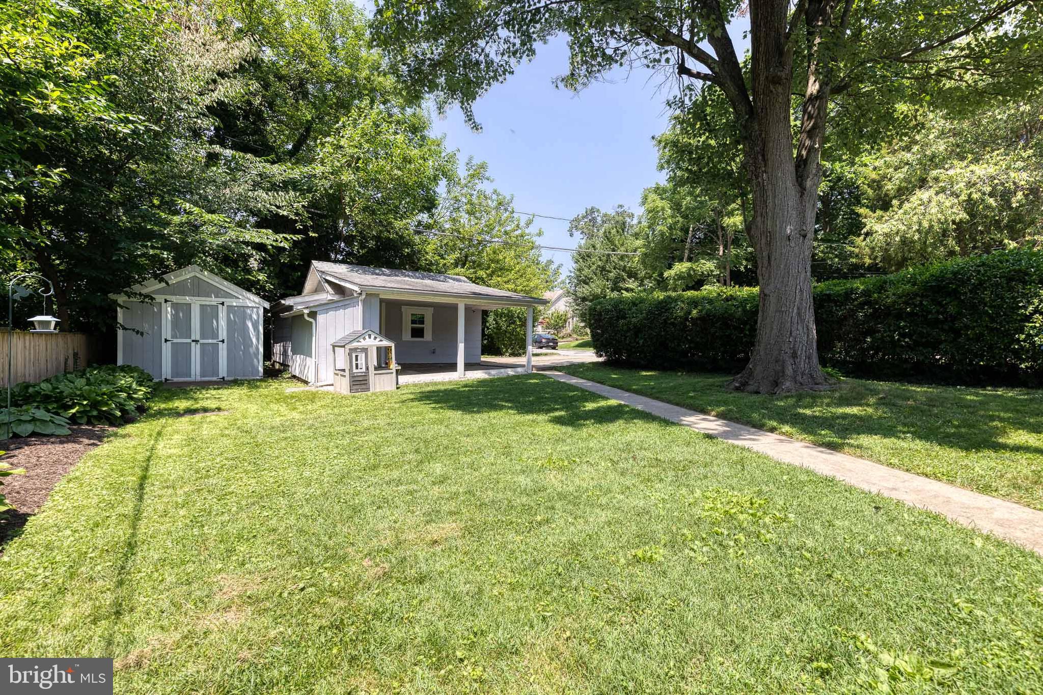 6504 Maplewood Road Baltimore, MD 21212 - Photo 38 of 45 a front view of house with yard and green space