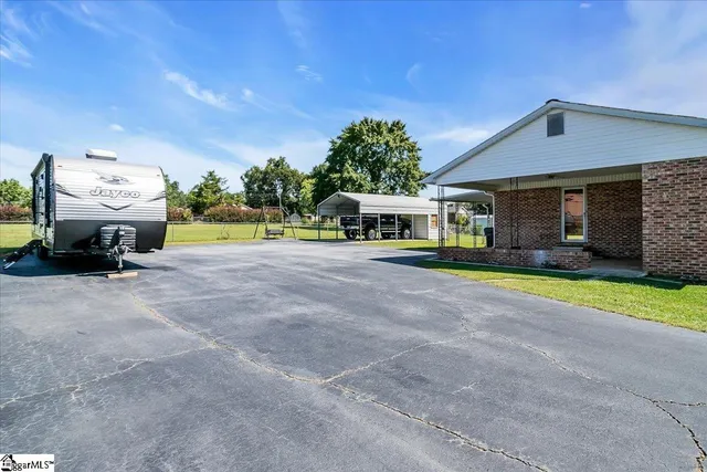 $230,000 | 207 Lynn Avenue, Laurens, SC 29360