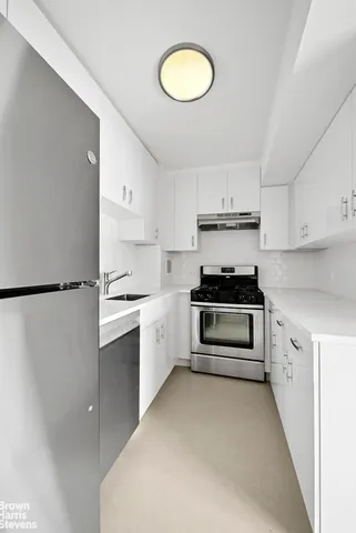 $2,000,000 | 2250 Broadway, Unit 10D | Upper West Side