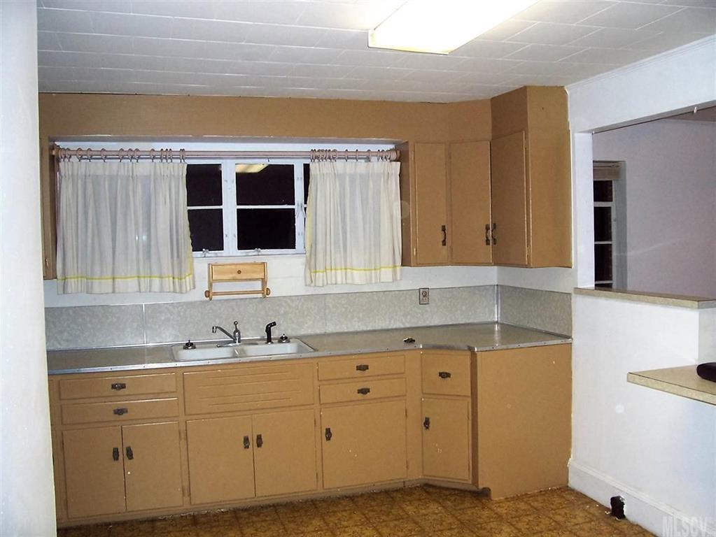 2105 Propst Road Morganton, NC 28655 - Photo 2 of 11 Gallery Image 2