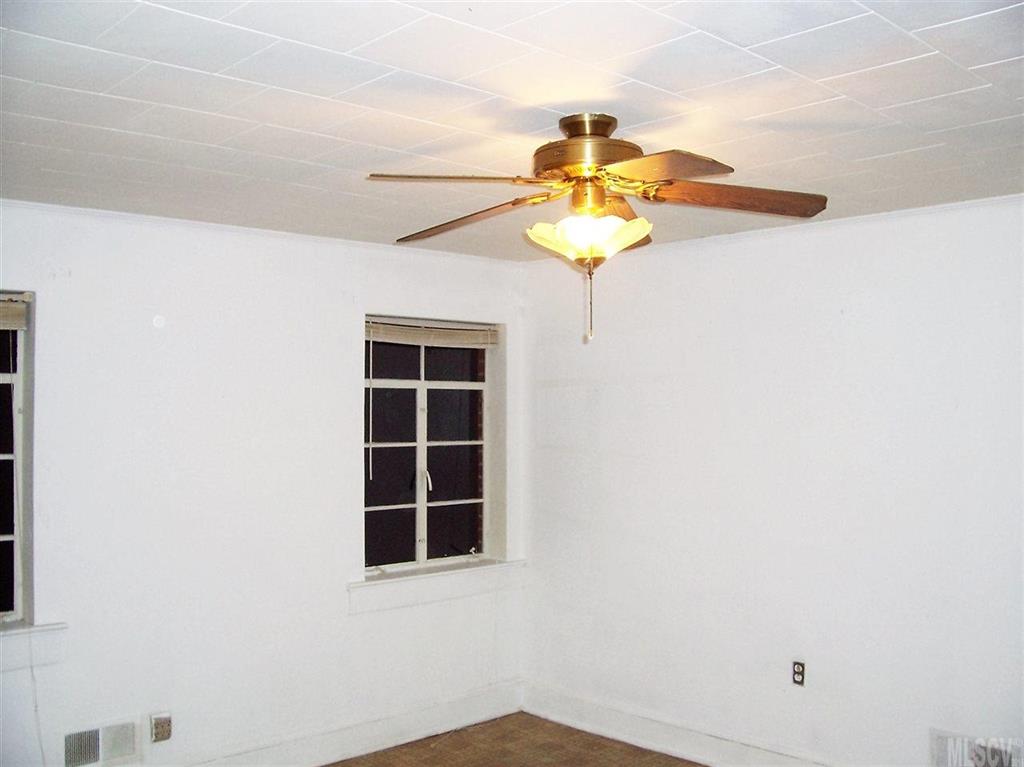 2105 Propst Road Morganton, NC 28655 - Photo 6 of 11 Gallery Image 6