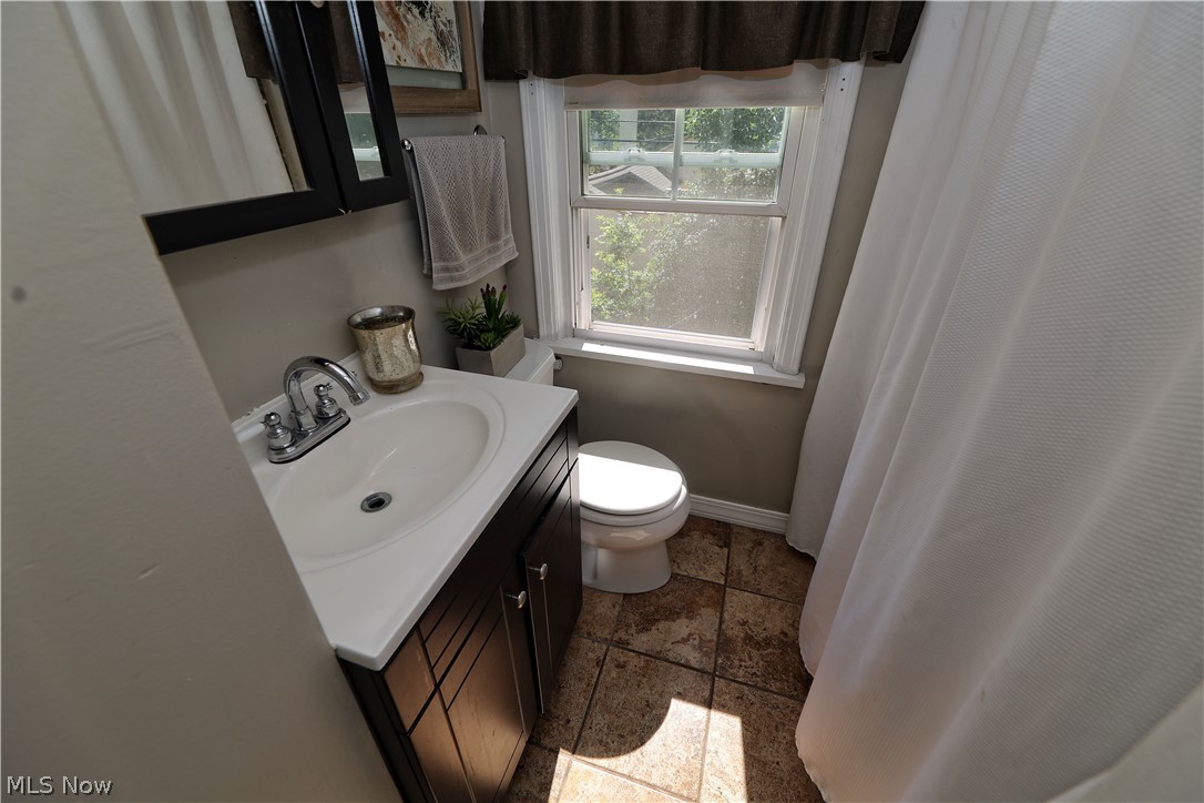 2054 Revere Road Cleveland Heights, OH 44118 - Photo 10 of 23 Gallery Image 10