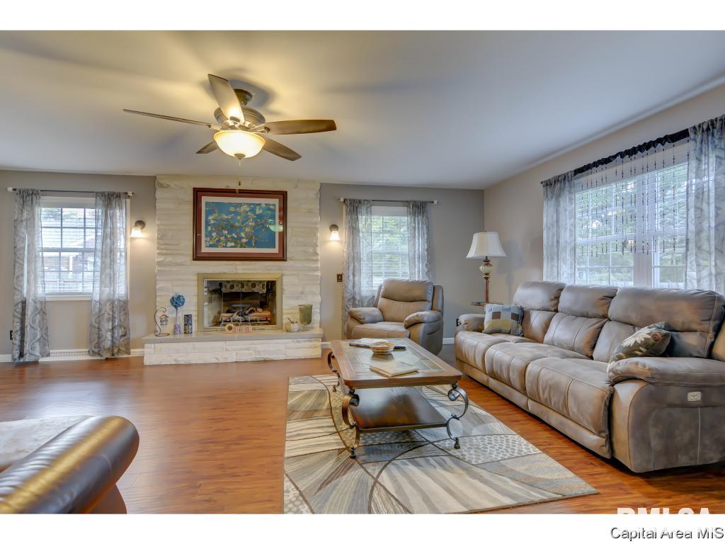 49 Inverness Road Springfield, IL 62704 - Photo 5 of 36