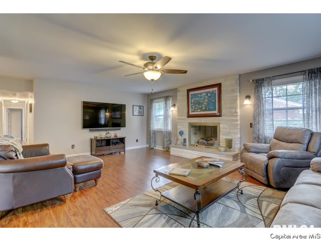 49 Inverness Road Springfield, IL 62704 - Photo 6 of 36